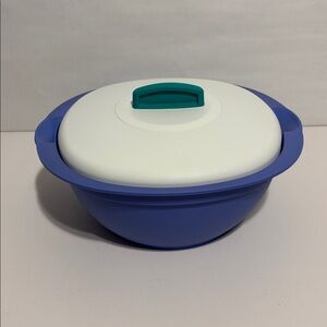 Tupperware Legacy Soup Server #3186 with lid #3187